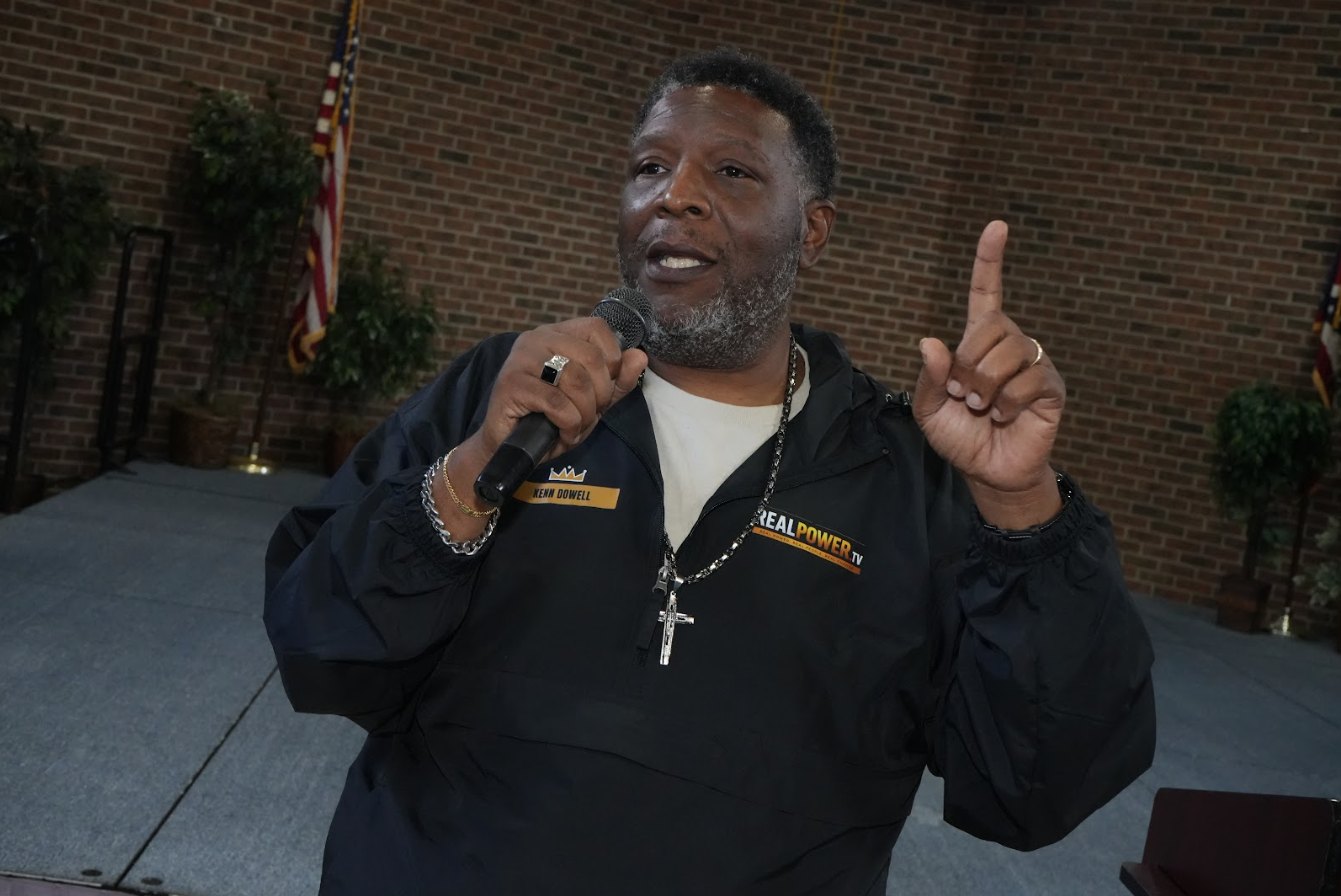 Kenn Dowell speaking at Get Out The Vote Breakfast #3 in The Authority Anorak